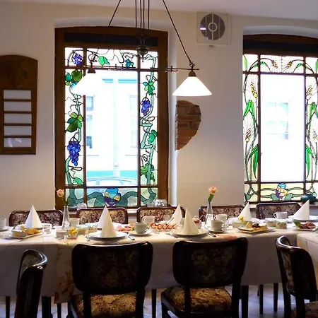 Romantisches Hotel Zur Traube Schwerin 3*